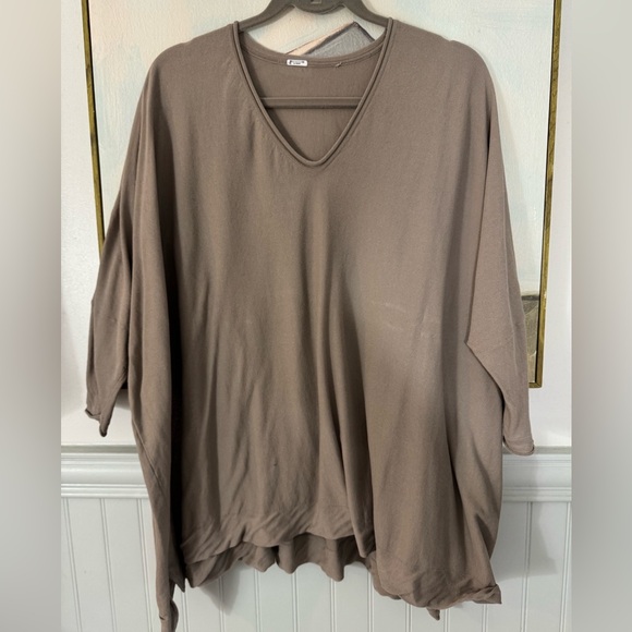 Les Copains Tops - LES COPAINS BVM SPA 100% Cotton Gauze Flowy Taupe Short Sleeve V Neck Size M